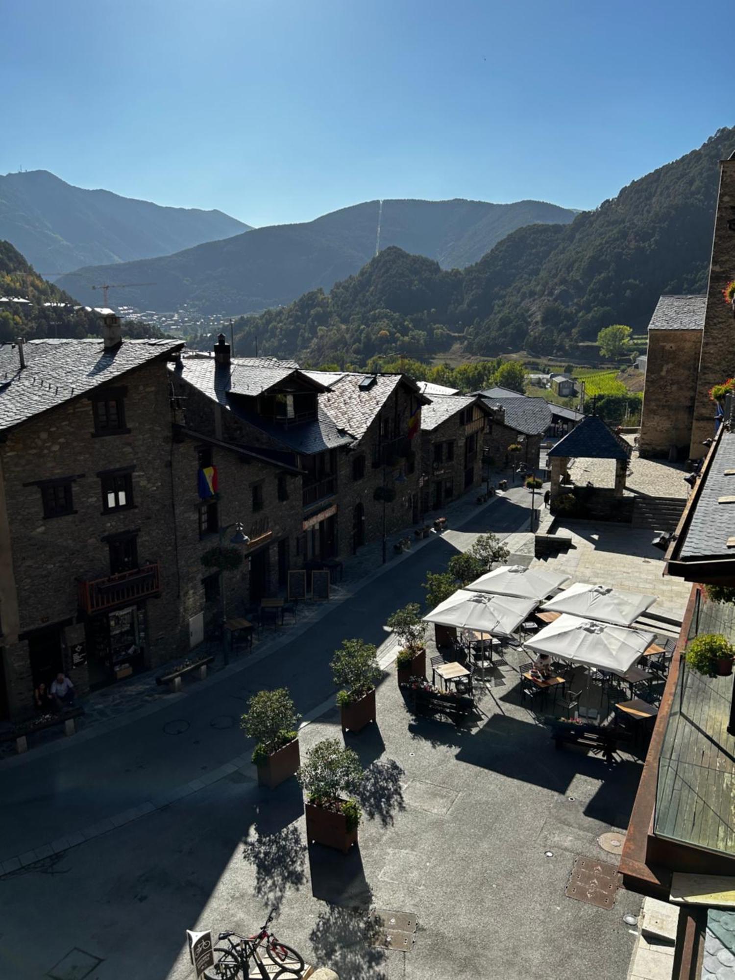 Hotel Santa Barbara De La Vall D'Ордино Экстерьер фото