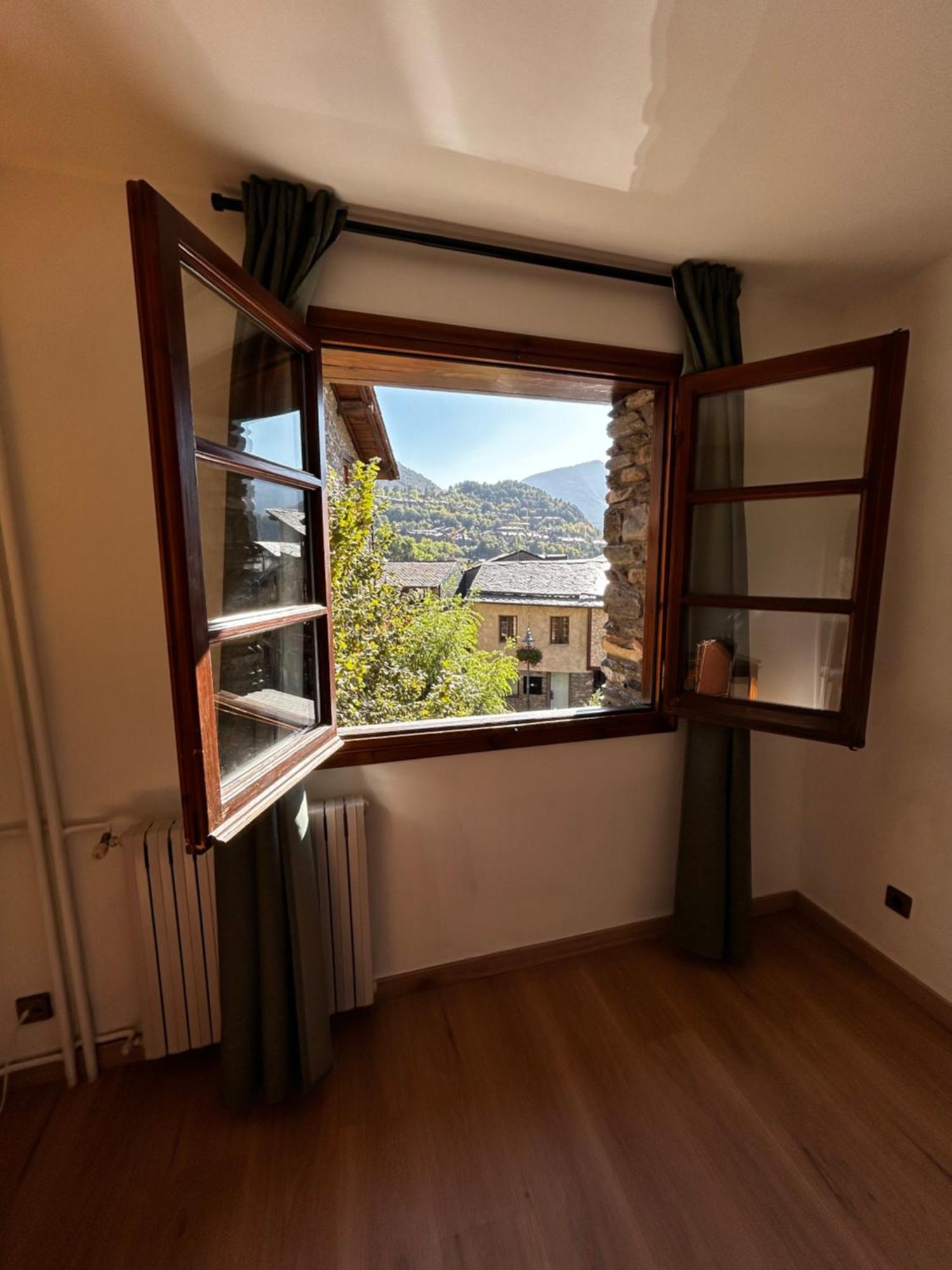 Hotel Santa Barbara De La Vall D'Ордино Экстерьер фото