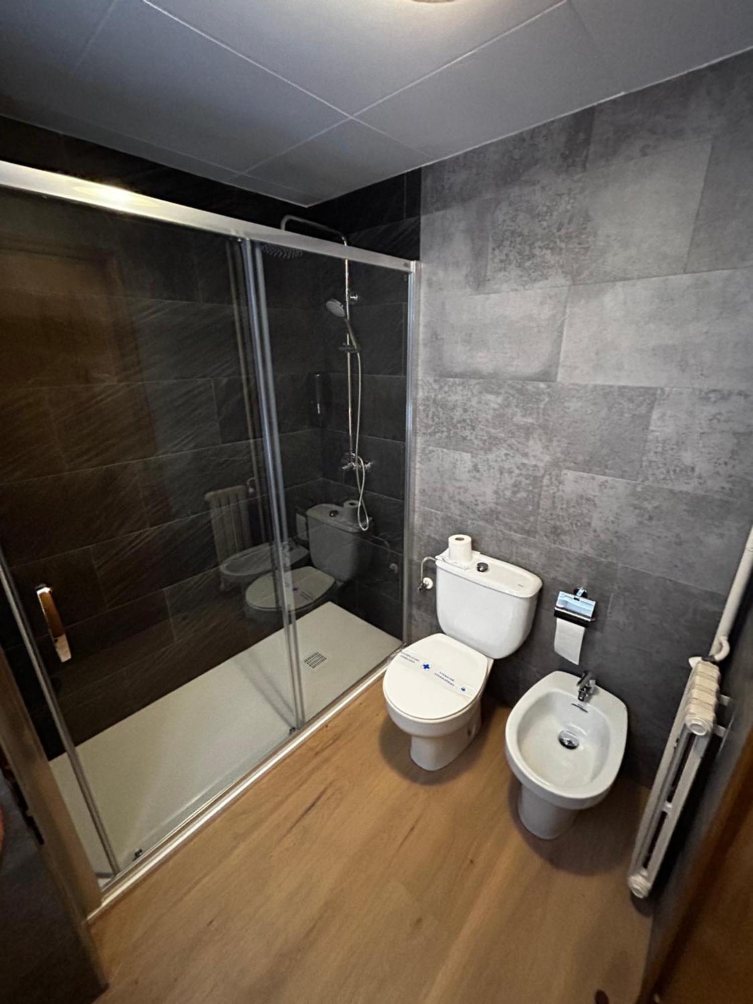 Hotel Santa Barbara De La Vall D'Ордино Экстерьер фото