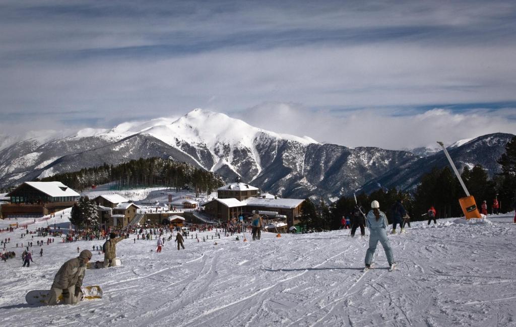 Hotel Santa Barbara De La Vall D'Ордино Номер фото