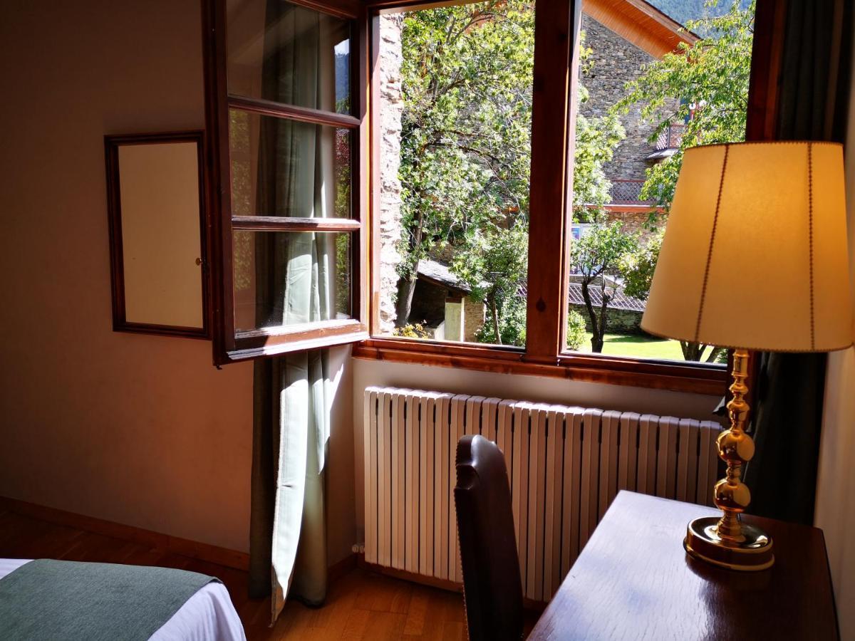 Hotel Santa Barbara De La Vall D'Ордино Экстерьер фото