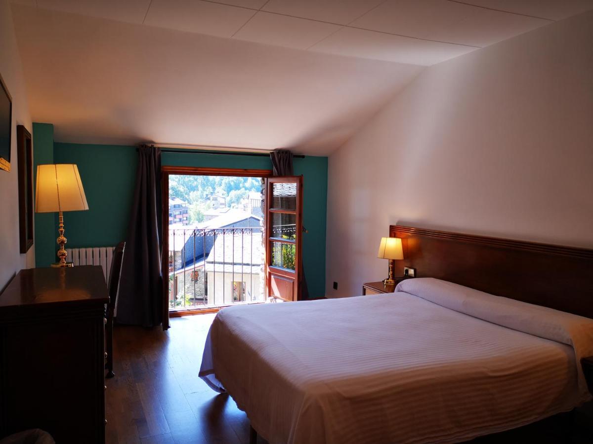 Hotel Santa Barbara De La Vall D'Ордино Экстерьер фото